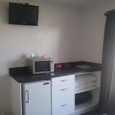 Leopard Hotel Waipukurau ภายนอก รูปภาพ