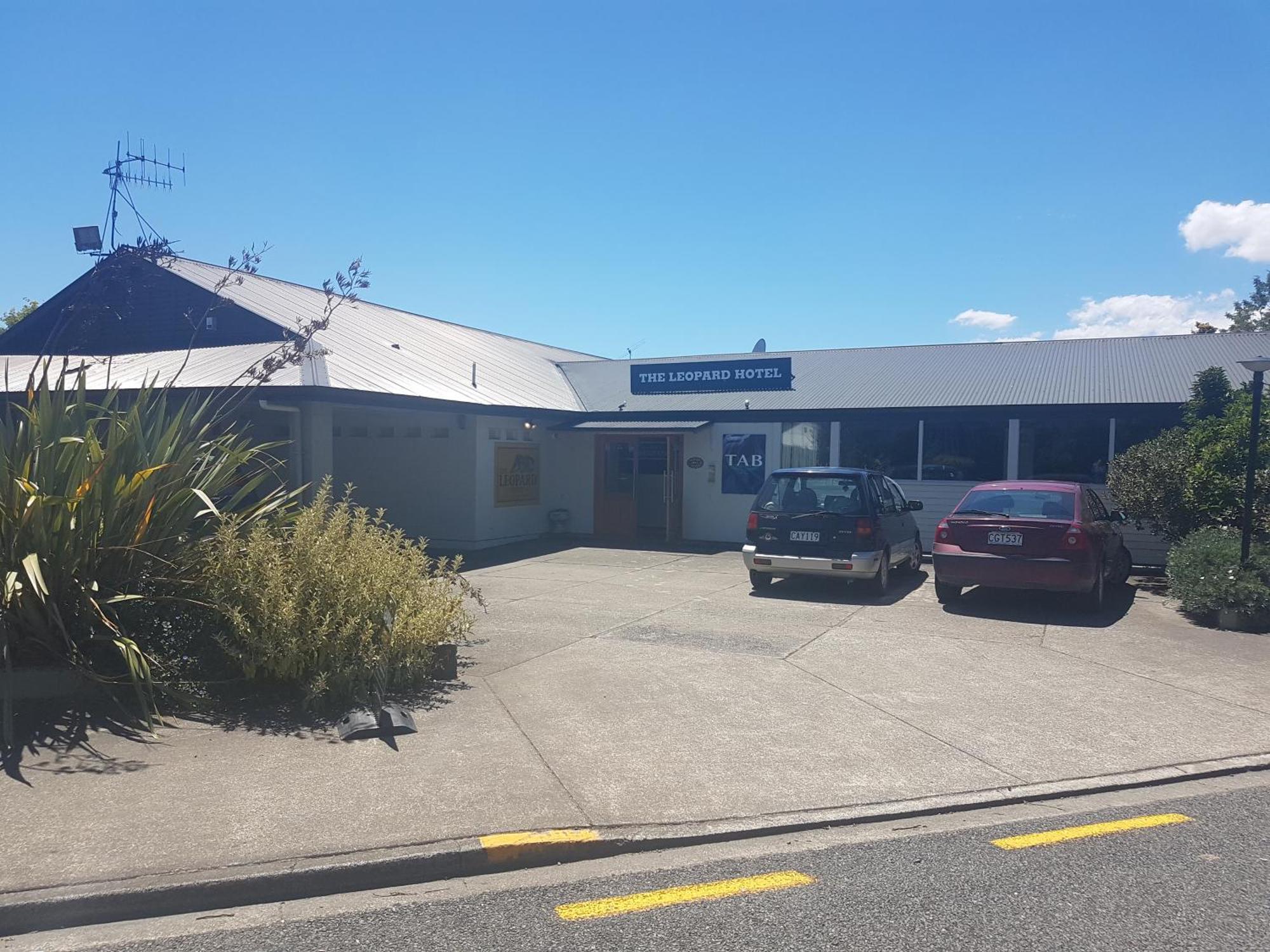 Leopard Hotel Waipukurau ภายนอก รูปภาพ